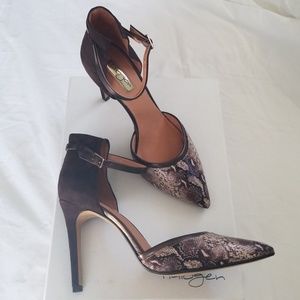 Brand new Halogen leather and suede pumps